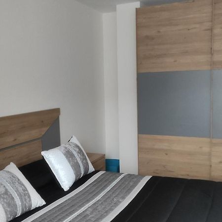 Apartamento Piso En El Centro De Solares Exterior foto