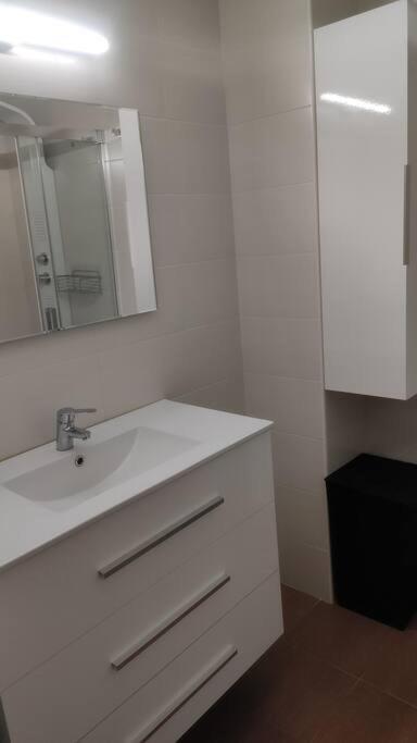 Apartamento Piso En El Centro De Solares Exterior foto